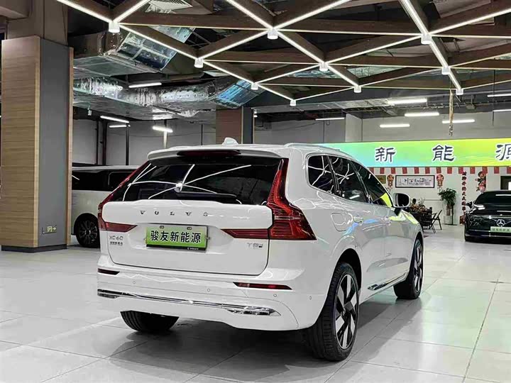 Volvo XC60 Hybrid 2025 Hybrid 4 WD — фото 5