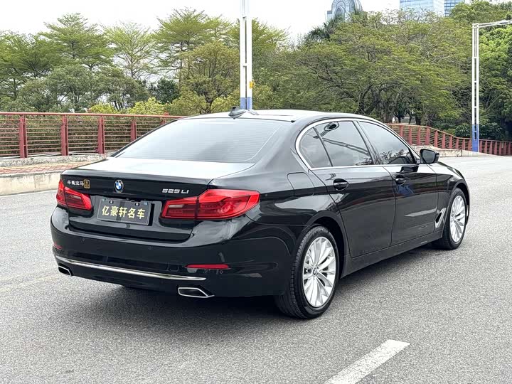 BMW 5 Series 525Li люкс-пакет — фото 5