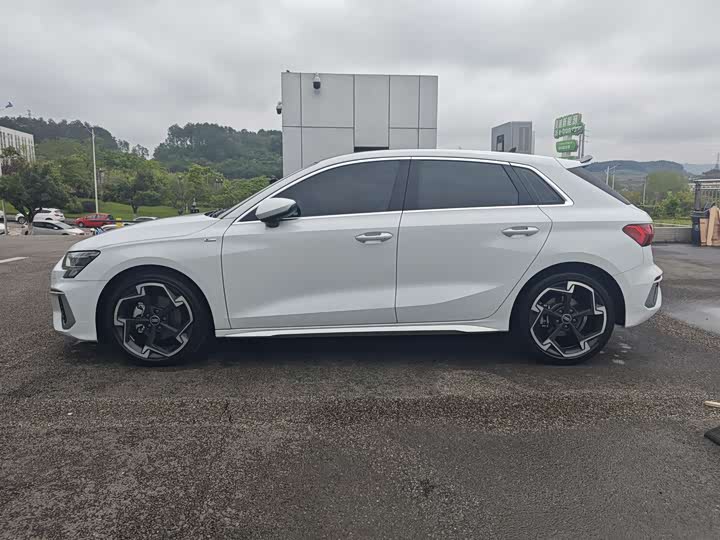 Audi A3 2024 Sportback 35 TFSI Sport — фото 2