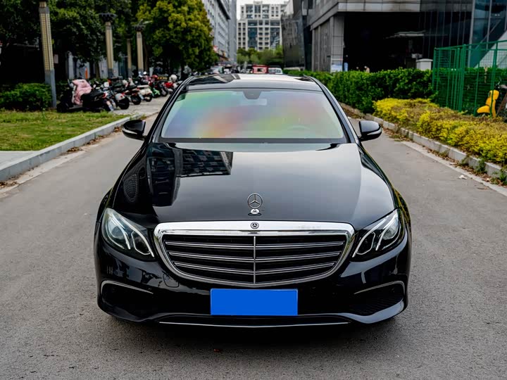 Mercedes-Benz E-Class 2019 E 260 L — фото 2