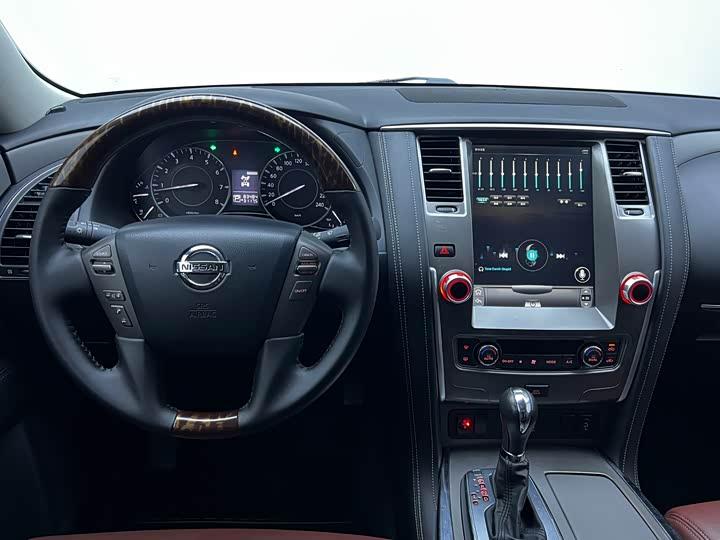 Nissan Patrol — фото 4
