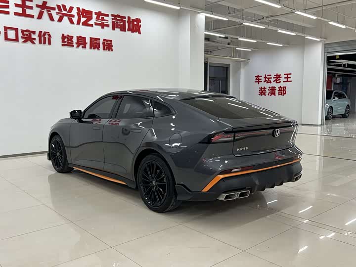 Changan UNI-V 2024 1.5 T Sport — фото 5