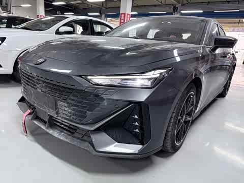 Changan UNI-V 2022 1.5 T — фото 21