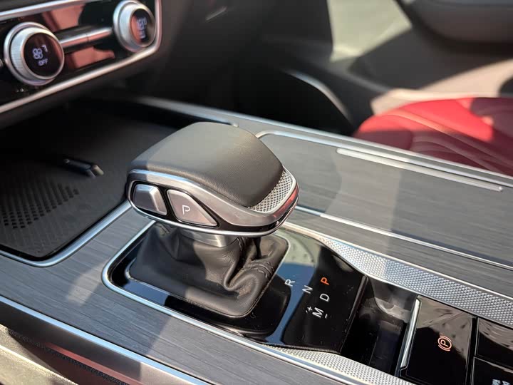 Hongqi HS5 2025 2.0 T 2 WD Pro — фото 8