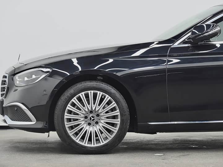 Mercedes-Benz E-Class 2022 E 300 L Luxury — фото 28