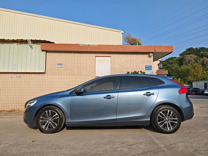 Volvo V40 2017 T 3 — фото 4