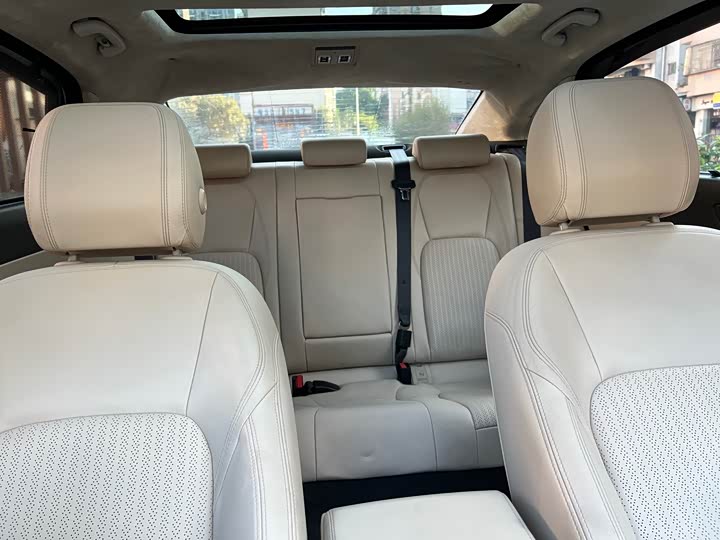 Jaguar XFL 2017 XFL 2.0 T 240 PS — фото 19