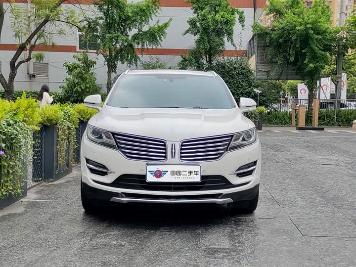 Lincoln MKC 2017 2.0 T 2 WD — фото 2