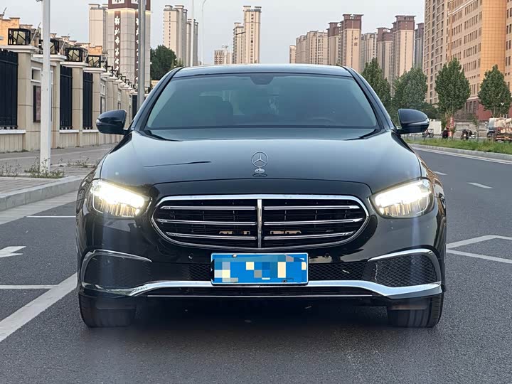 Mercedes-Benz E-Class 2023 E 260 L Sport — фото 2