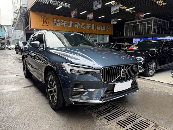 Volvo XC60 2022 B 5 4 WD — фото 2