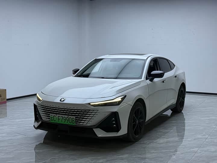 Changan UNI-V 2023 i DD 1.5 T 113km — фото 1