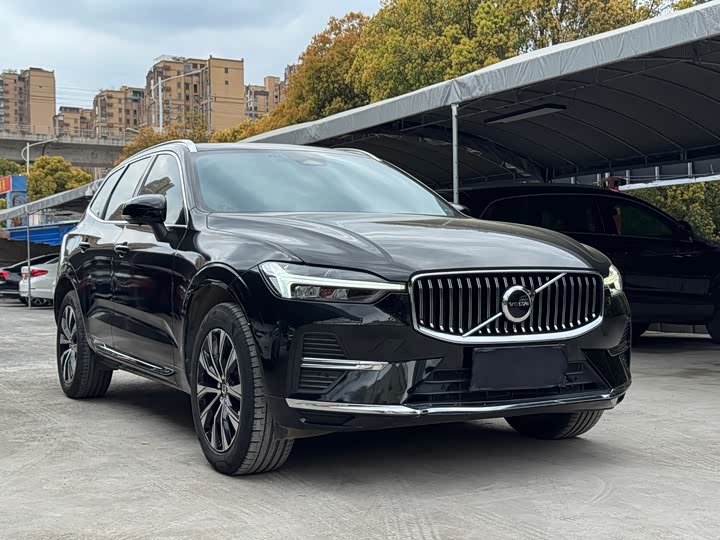 Volvo XC60 2023 B 5 4 WD — фото 3
