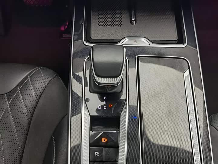 Hongqi HS5 2023 2.0 T Pro — фото 13