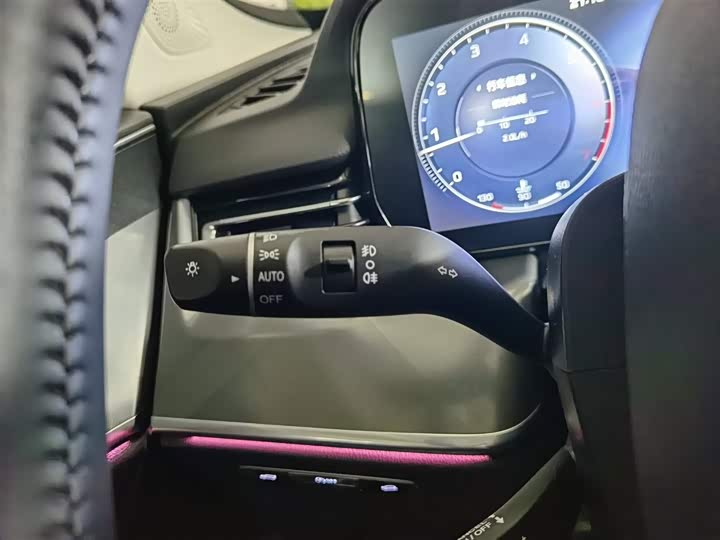 Hongqi HS5 2023 2.0 T Pro — фото 21