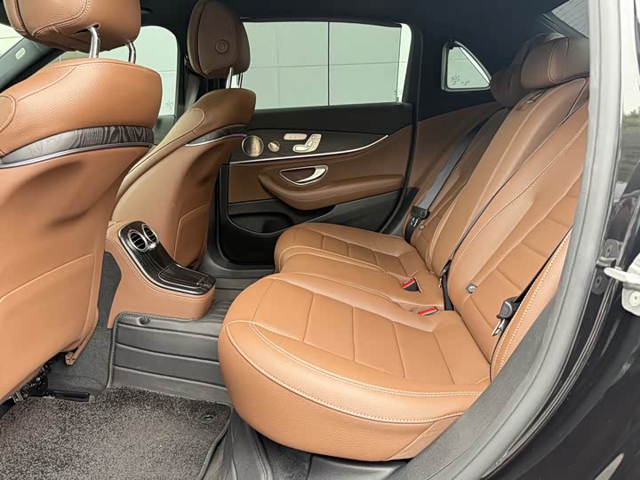 Mercedes-Benz E-Class 2020 E 300 L — фото 10