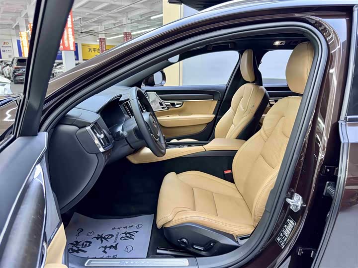 Volvo V90 2017 Cross Country T 5 AWD — фото 5