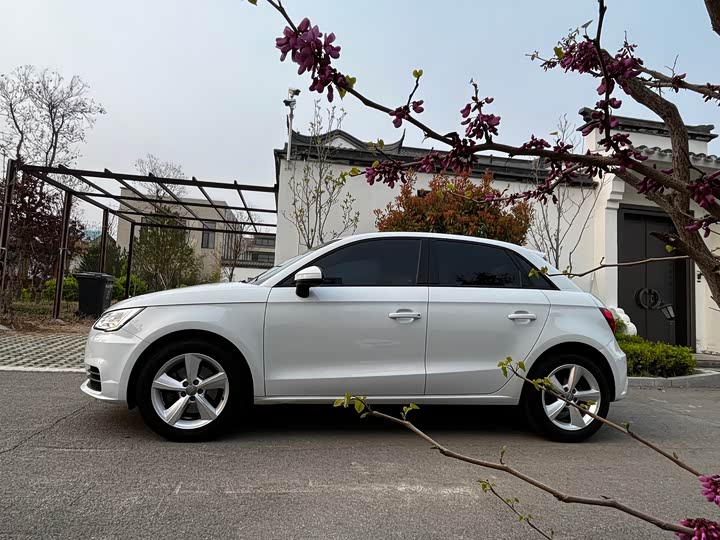 Audi A1 2016 30 TFSI Sportback Design — фото 3