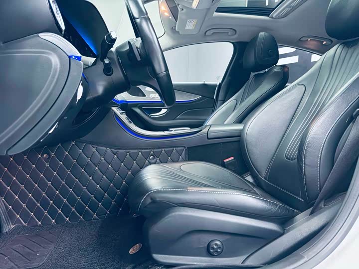 Mercedes-Benz CLS 2020 CLS 300 — фото 8