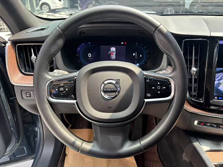 Volvo XC60 2022 B 5 4 WD — фото 6