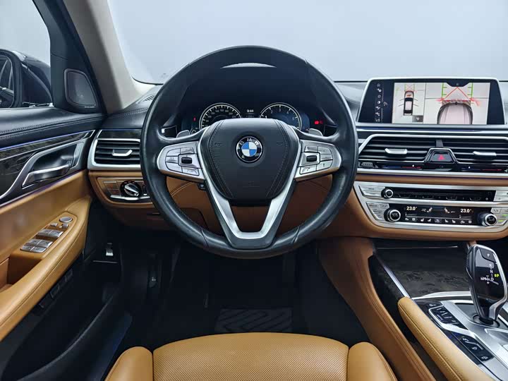 BMW 7-Series 2016 740 Li Leading — фото 14