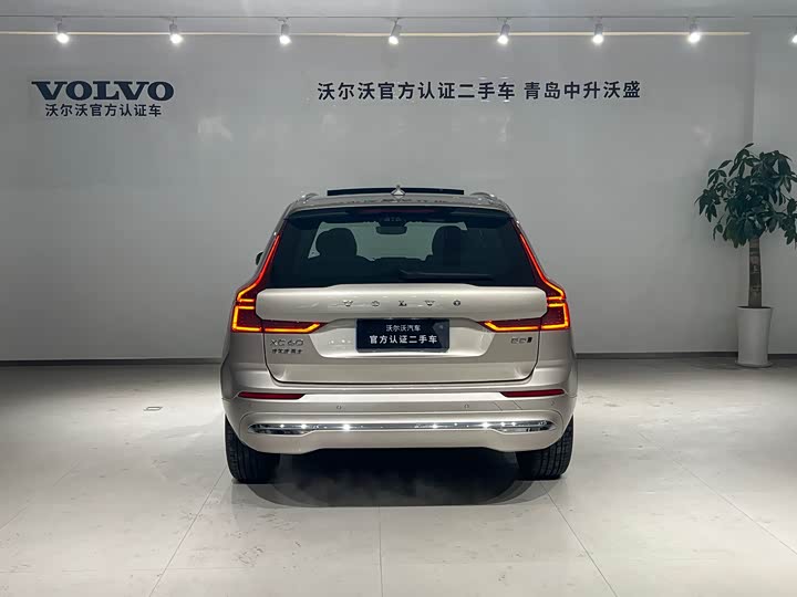 Volvo XC60 2026 B 5 4 WD — фото 4