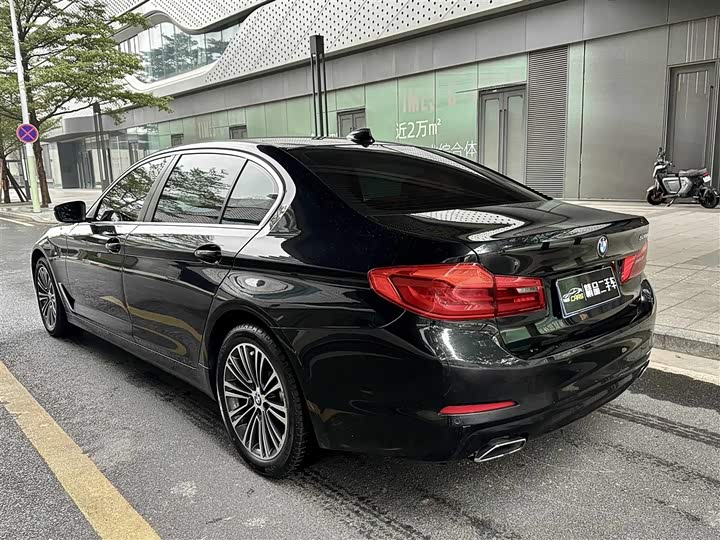 BMW 5 Series 528Li — фото 7