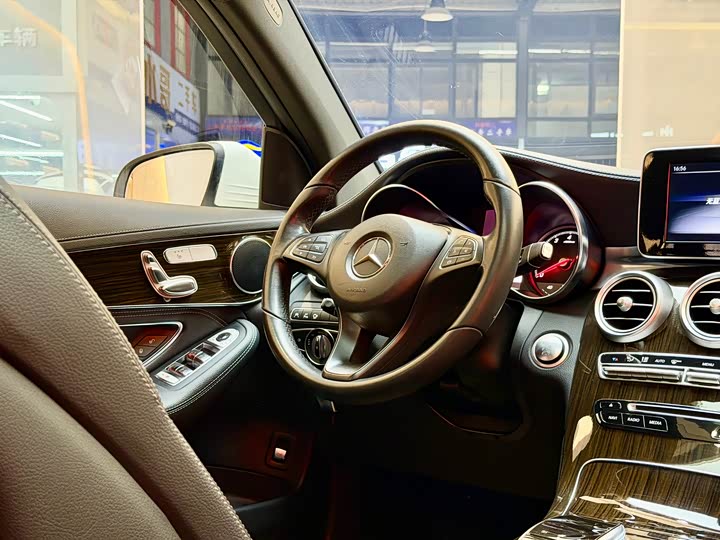 Mercedes-Benz GLC 2018 GLC 260 4 MATIC Luxury — фото 14