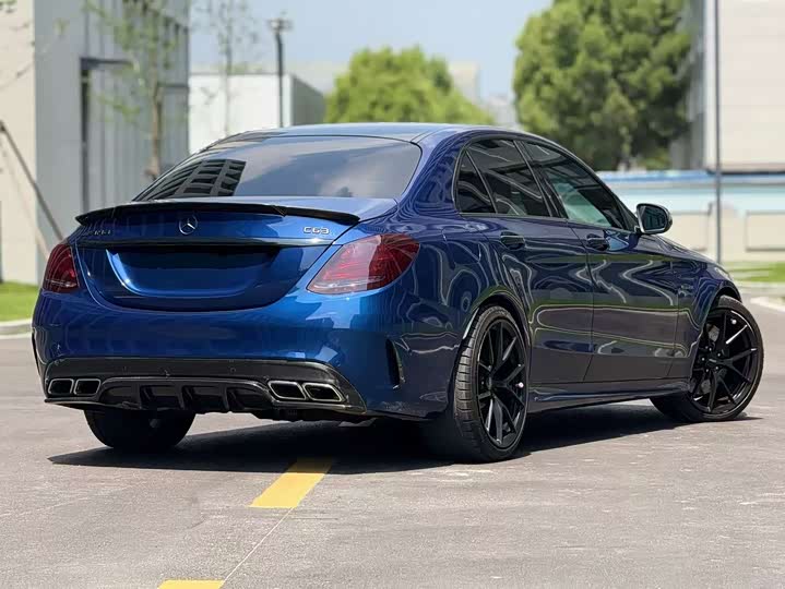 Mercedes-Benz C-Class 2017 AMG C 63 — фото 4