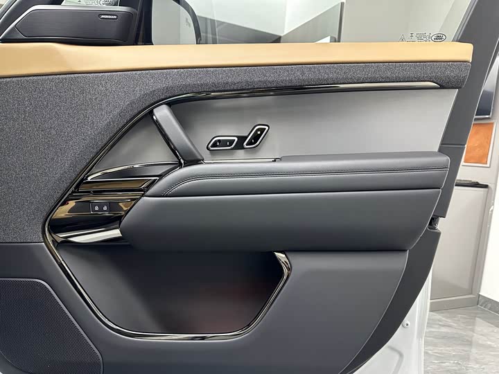 Land Rover Range Rover Sport — фото 25
