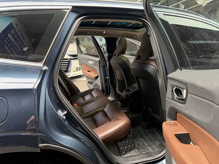 Volvo XC60 2020 T 5 4 WD — фото 14