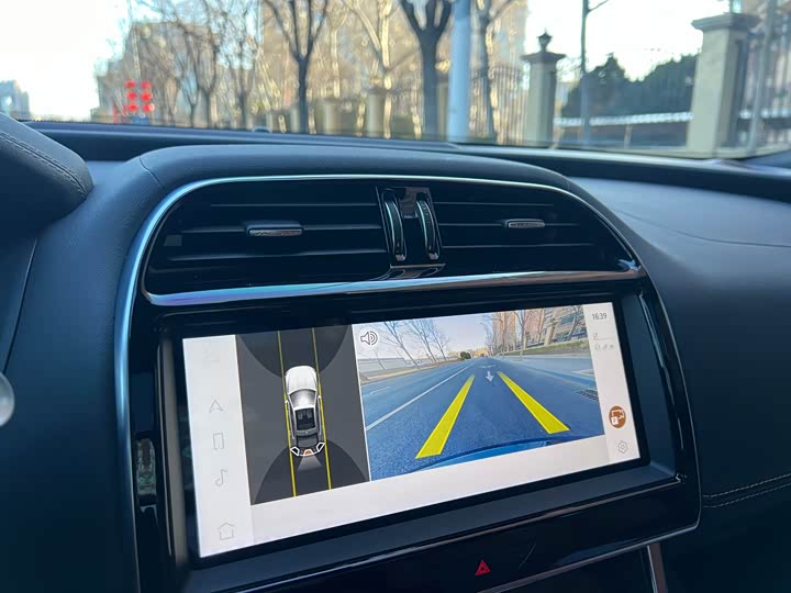 Jaguar XEL 2023 2.0 T 250 PS R-DYNAMIC S — фото 5