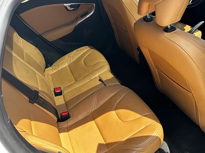 Volvo V40 2017 T 3 — фото 15