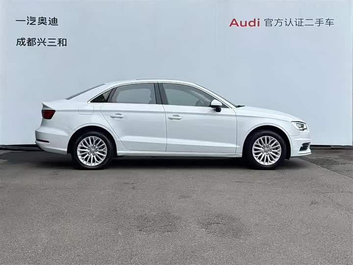 Audi A3 2015 Limousine 35 TFSI — фото 2