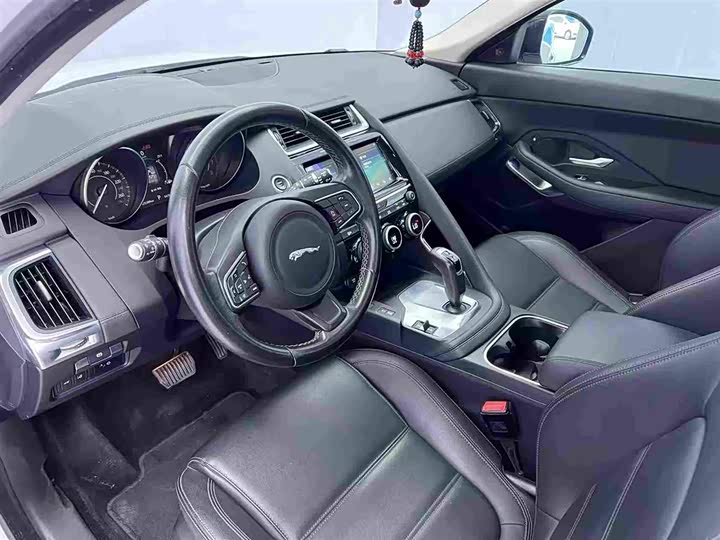 Jaguar E-PACE 2018 P 250 S VI — фото 7