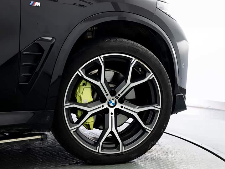 BMW X5 2023 x Drive 30 Li M — фото 21