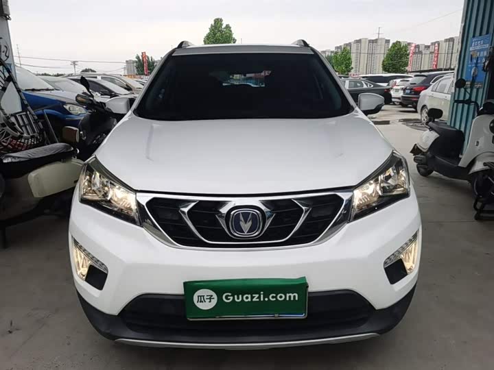 Changan CS15 2016 1.5 L AT — фото 3