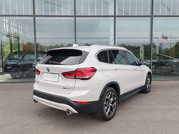 BMW X1 2022 s Drive 25 Li Leading — фото 5