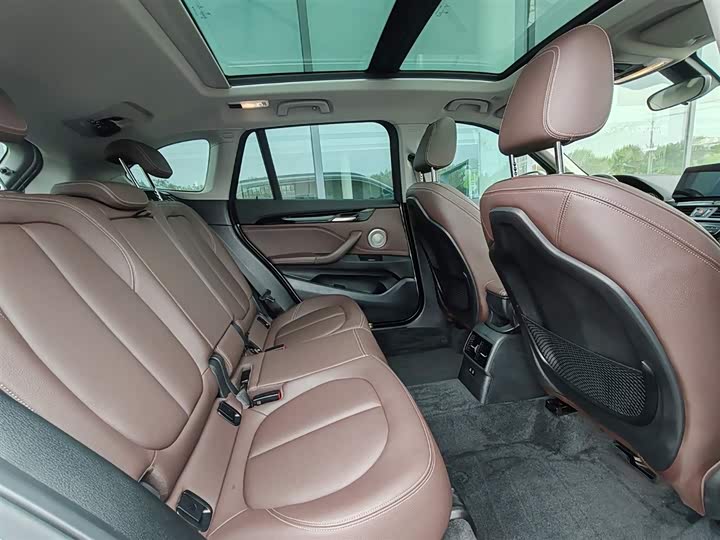 BMW X1 2022 s Drive 25 Li Leading — фото 14