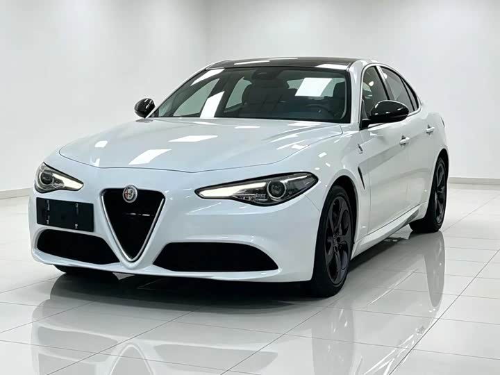 Alfa Romeo Giulia 2017 2.0 T 200 HP