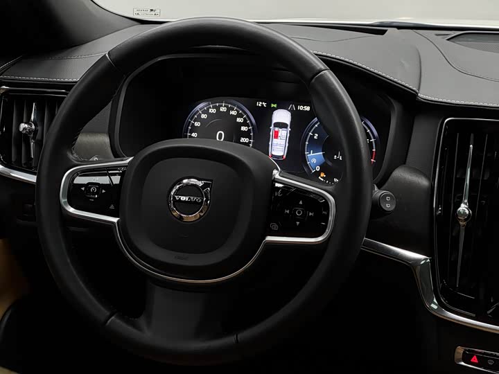 Volvo V90 2017 Cross Country T 5 AWD — фото 24
