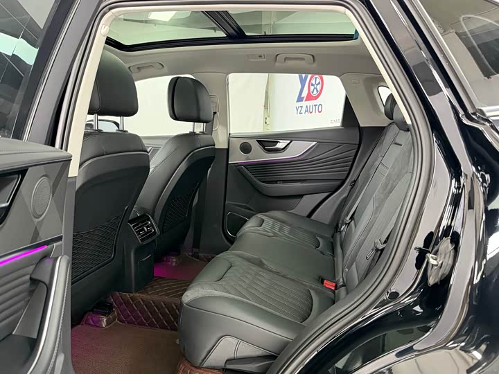 Hongqi HS5 2023 2.0 T Pro — фото 13