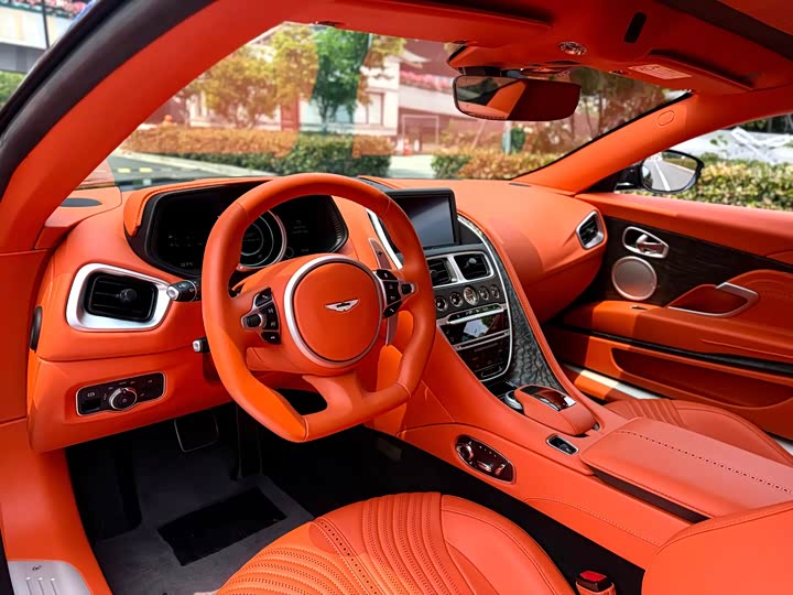 Aston Martin DB11 2022 4.0 T V 8 Coupe — фото 4