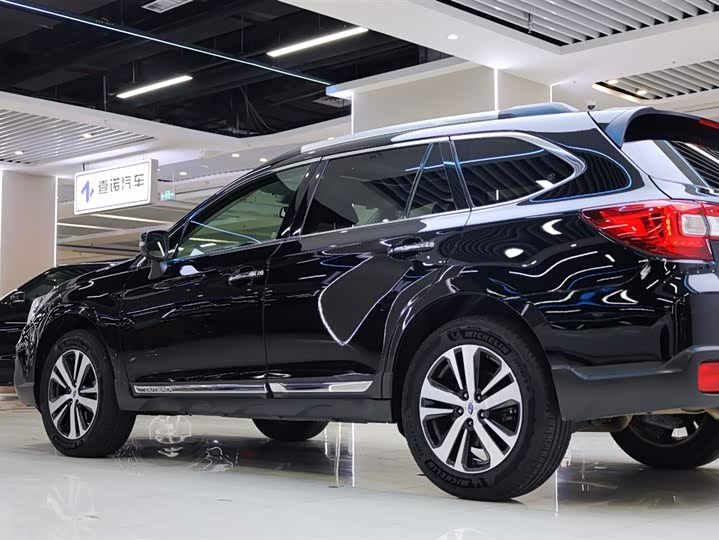 Subaru Outback — фото 12