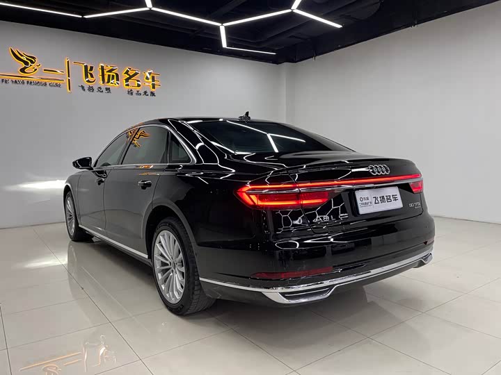 Audi A8 2021 A 8 L 50 TFSI quattro Comfort — фото 16