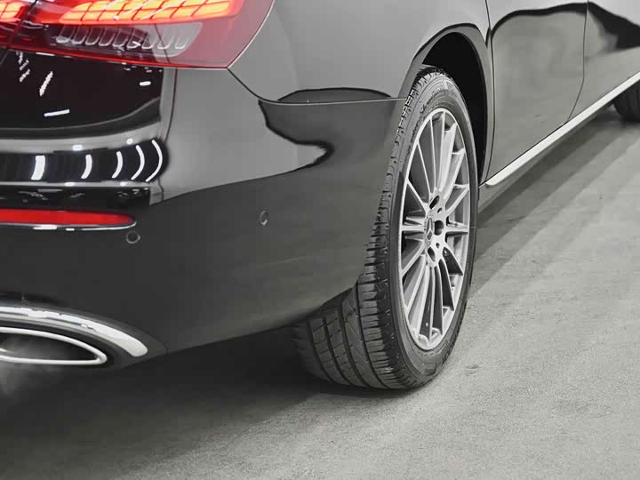 Mercedes-Benz E-Class 2022 E 260 L — фото 11