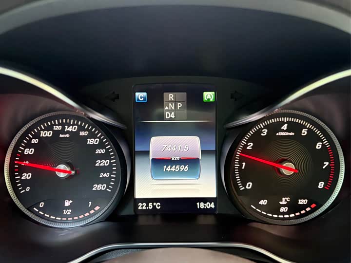Mercedes-Benz GLC 2018 GLC 260 4 MATIC — фото 16