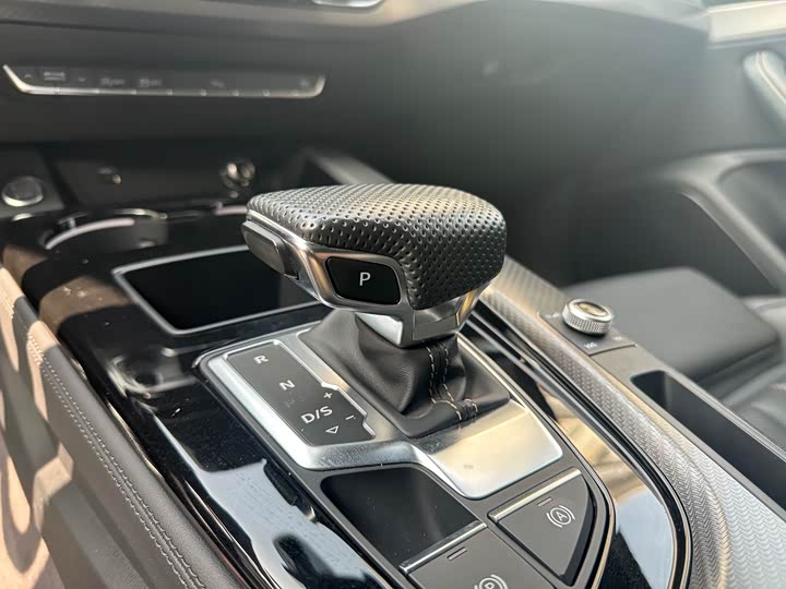 Audi A4L 2024 40 TFSI quattro RS — фото 11