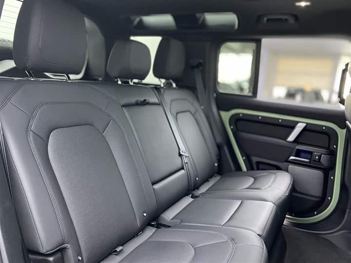 Land Rover Defender — фото 12