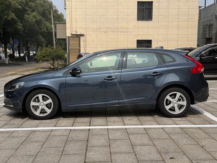 Volvo V40 2017 T 3 — фото 9