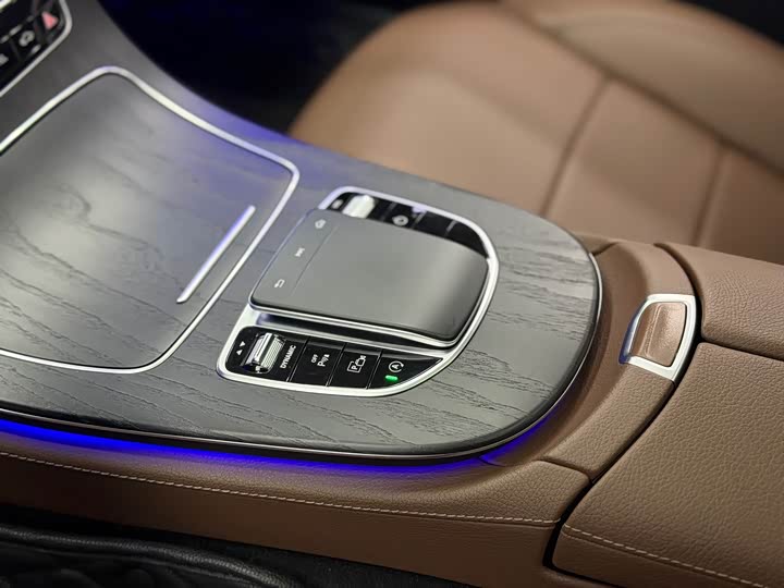 Mercedes-Benz E-Class 2020 E 300 L — фото 14
